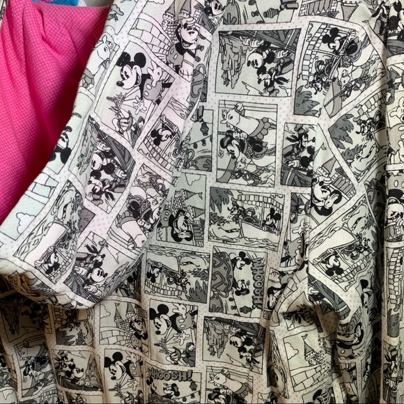 NWT: Disney “ cartoon” Minnie hoodie jacket - Picture 6 of 7